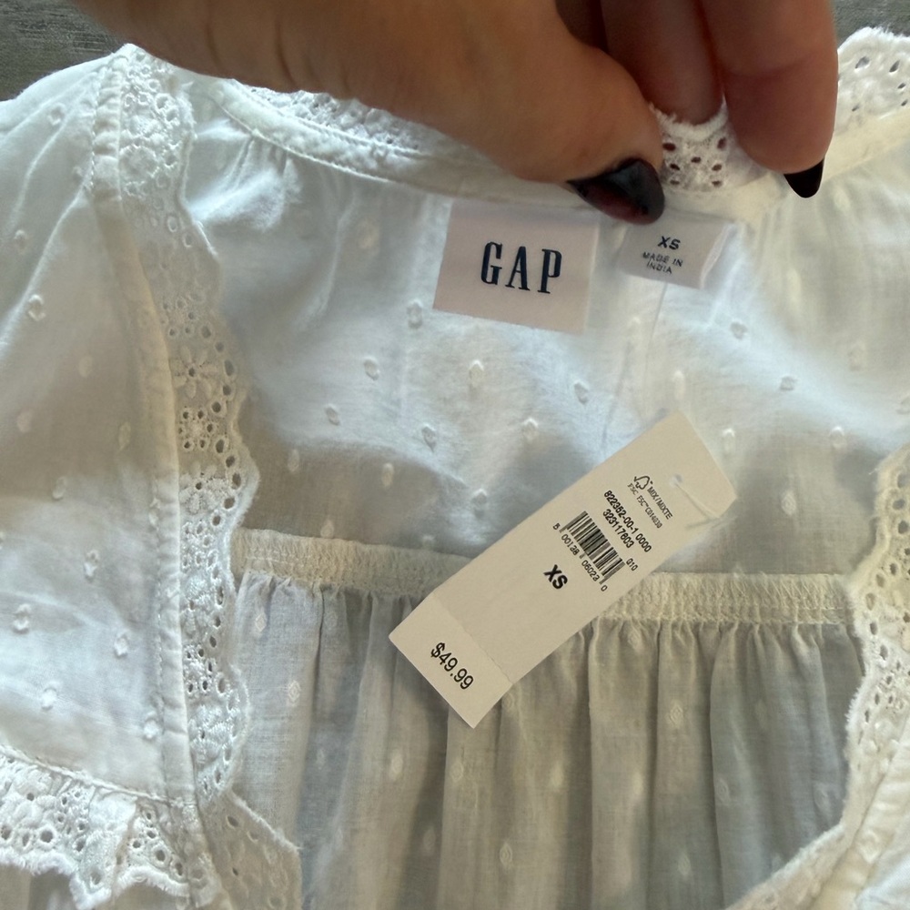 GAP White Ruffle Button-Front Blouse NWT size XS - Picture 3 of 9